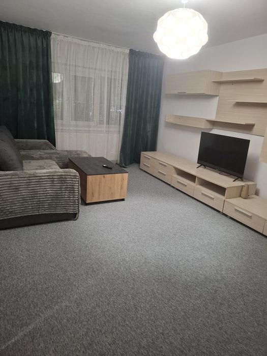 Închiriez apartament 1 Mai cu 3 camere