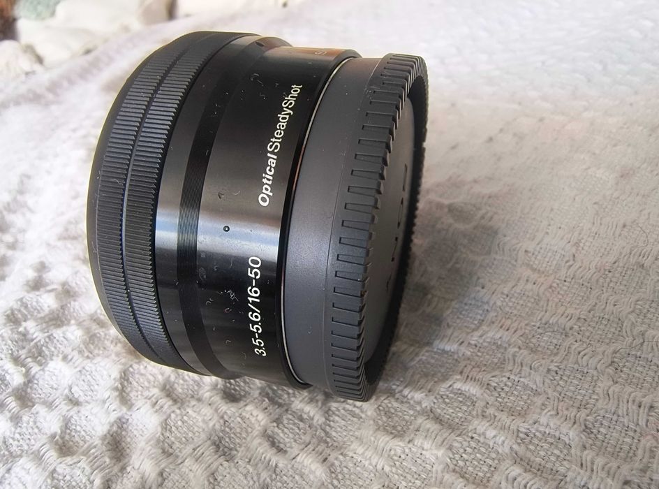 Чисто нов обектив китов Sony SELP1650