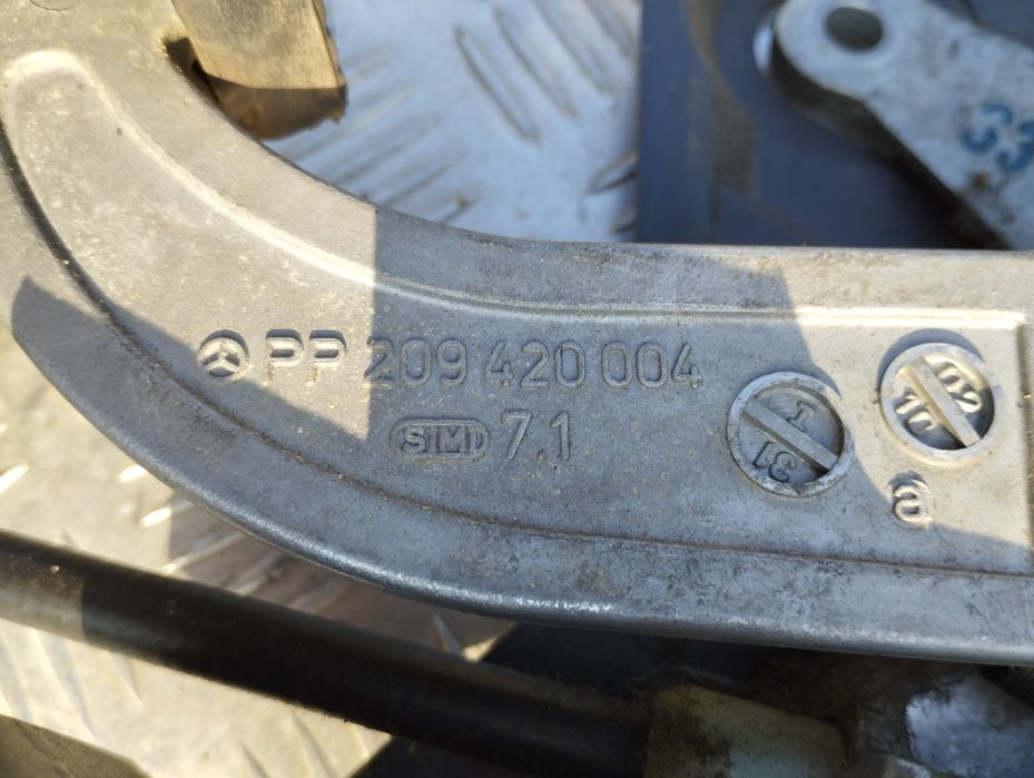 Крачна / ръчна спирачка Mercedes W203 W211 W209 W220 W220 W164 W251
