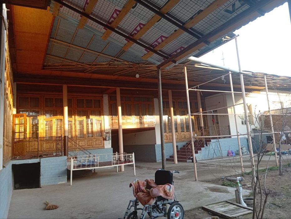 Srochna kelesda general 14-maktabda uy bor sotiladi kelishiladi