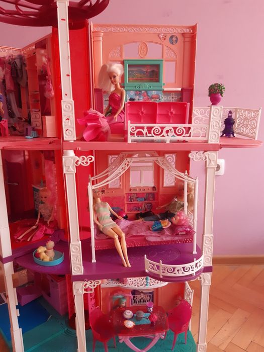 Къща на Барби на 3 етажа