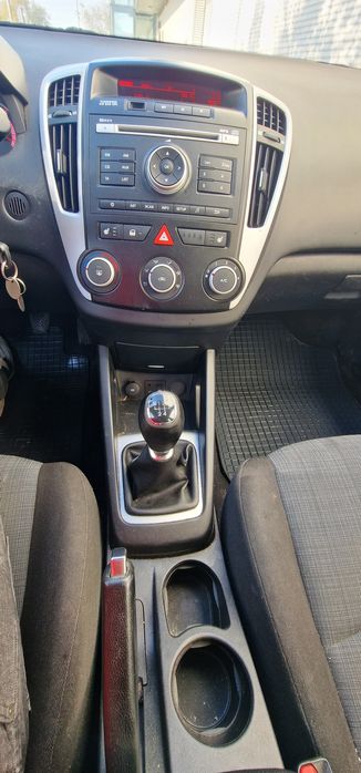 Kia ceed  1.6 16v Dohc an 2010