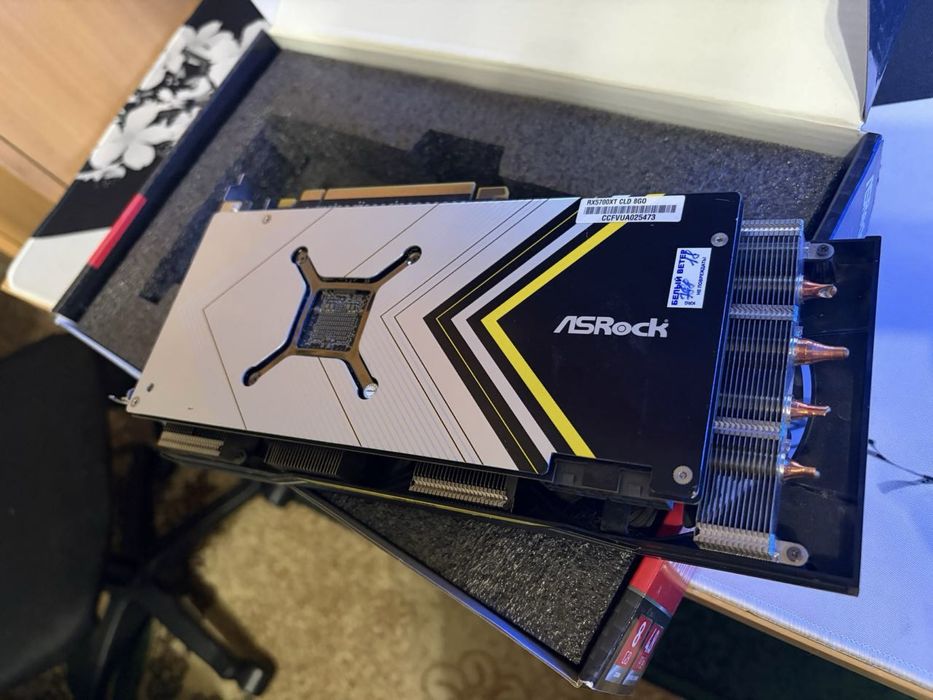 Продам видеокарту RX 5700 XT