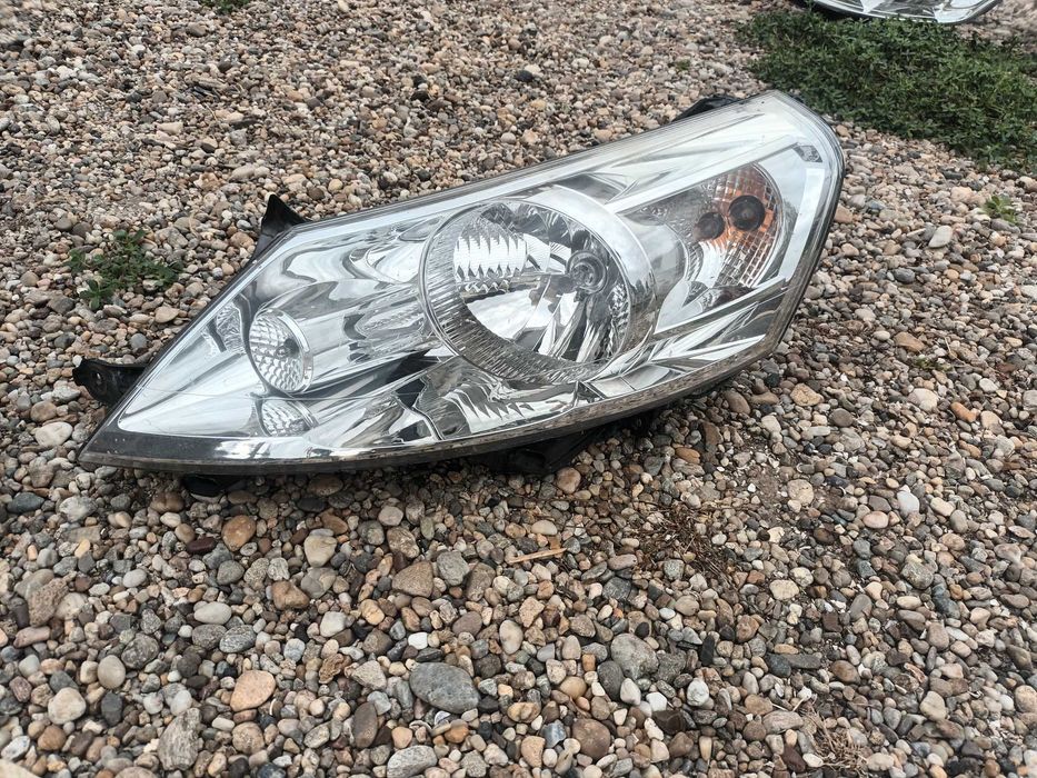 ляв и десен фар за фиат скудо пежо експерт ситроен джъмпи