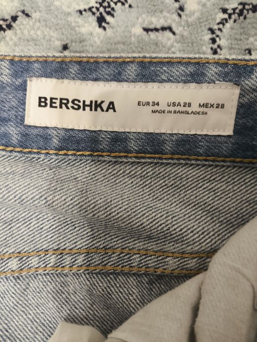 Продам джинсы Bershka
