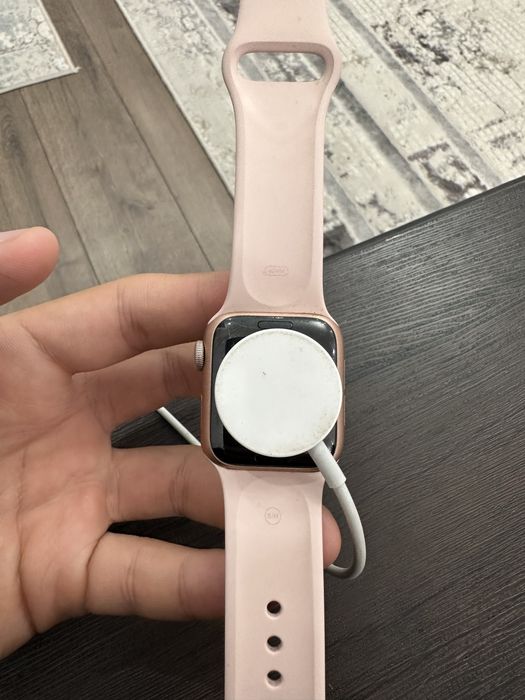 Apple watch SE с ремешком