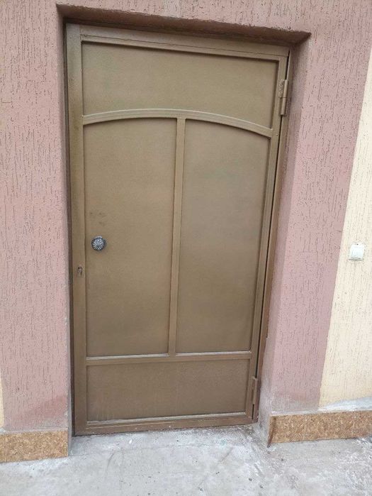 Дарвоза сотилади