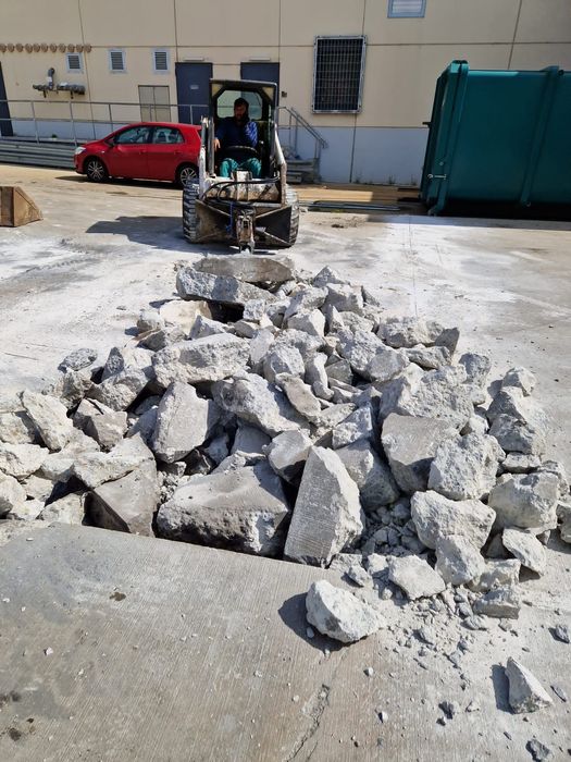 Taiere beton,asfalt, sparg beton,piconare beton nisip pietriș moloz