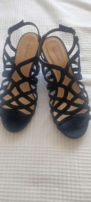 Дамски обувки на платформа