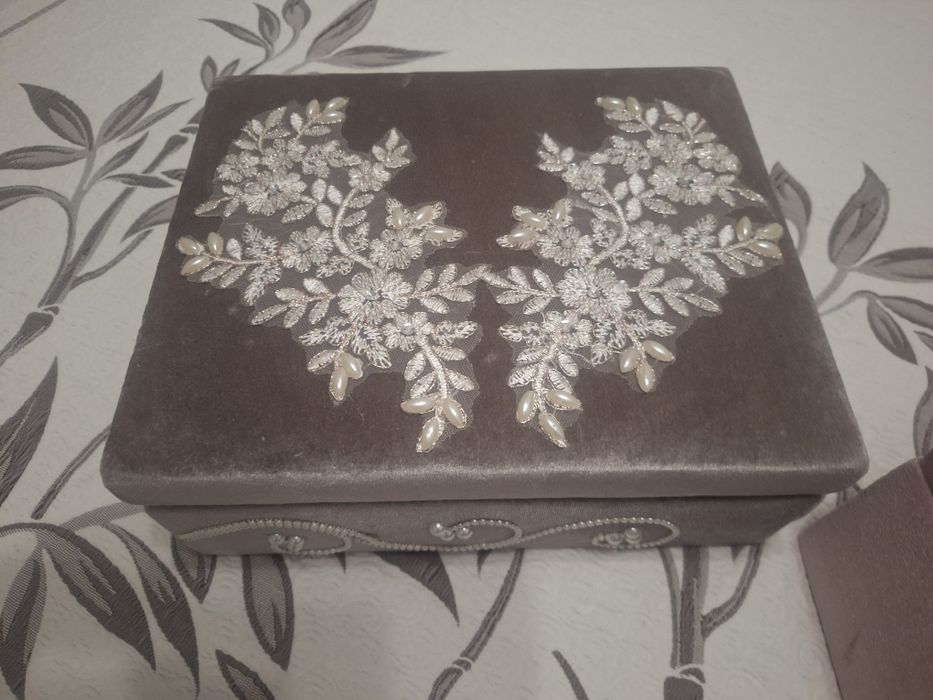 Сватбени кутии за бижута нови