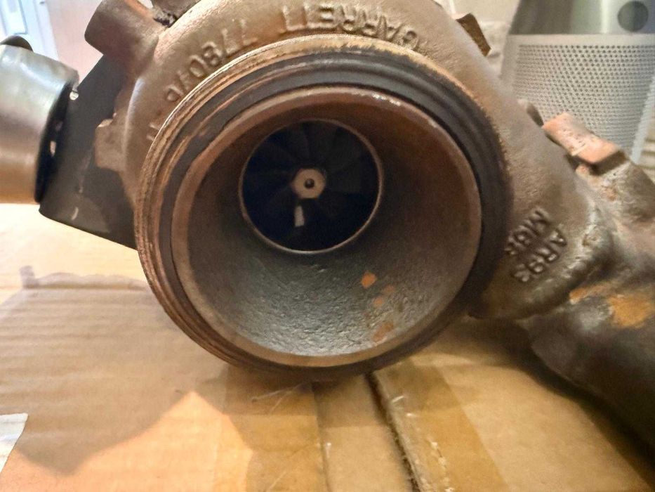 De vânzare Turbină BMW F10 2260 + Actuator Vacumatic + Galerie BKD