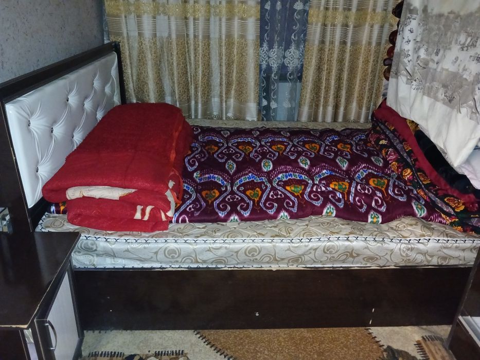 Диван,стенка,тримо,шфанер,детиски шкаф,тумба,гилам.