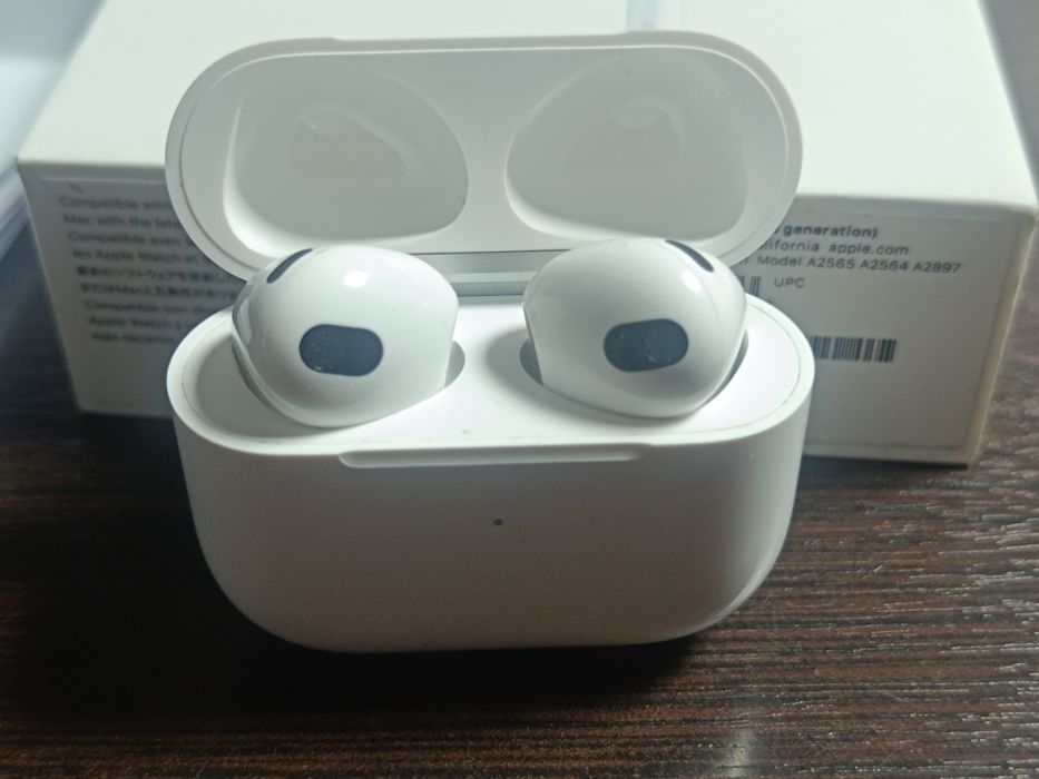 Apple AirPods 3 with Lightning/Wireless Charging белый