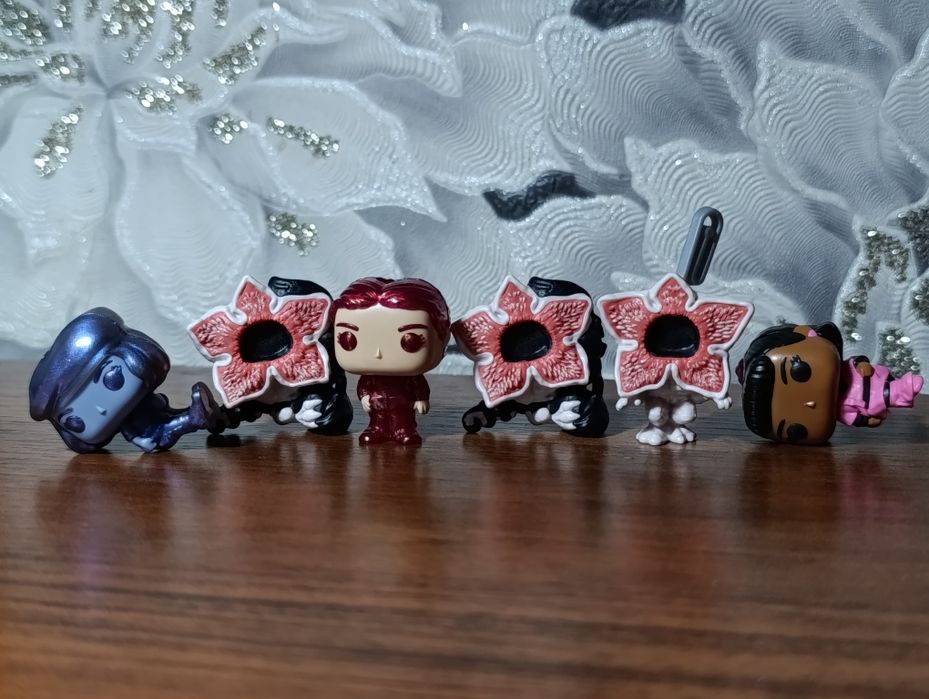 Kinder joy stranger things