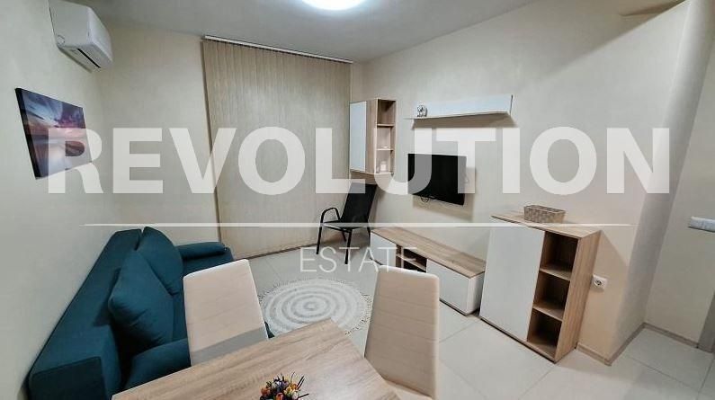 Дава се под наем Двустаен апартамент в Варна, Изгрев - 65 кв.м за 648.21 € - Снимка #2