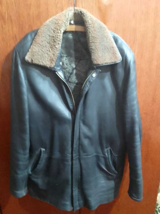 Продам кожаную куртку,турецкая, цена 100000 сум.