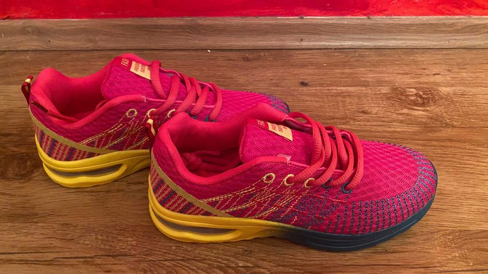 Adidasi colorati vesel, comozi 36