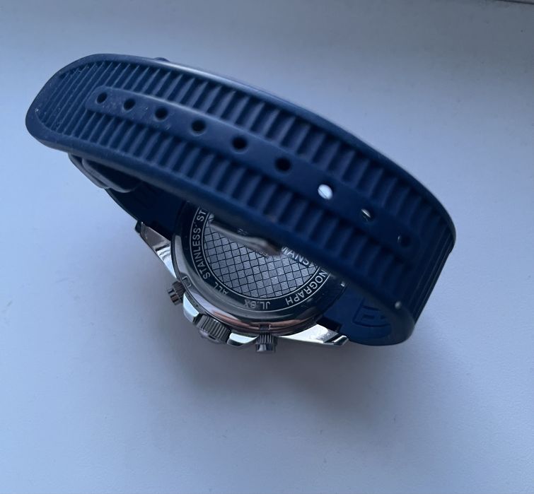 Срочно продам часы