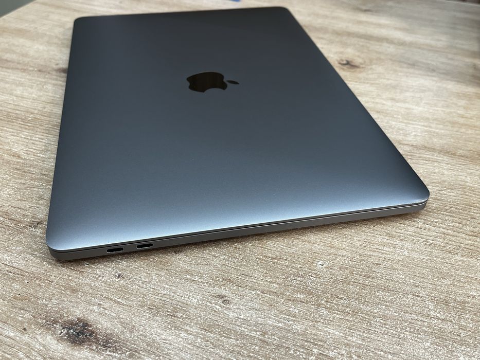 Macbook Pro 13” M2 256GB 88% Бат.
