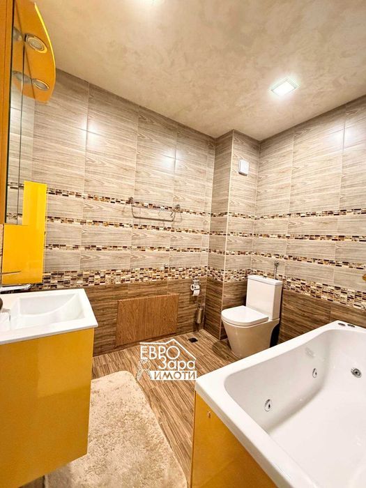 Двуетажна Къща с гараж за продажба в град Стара Загора