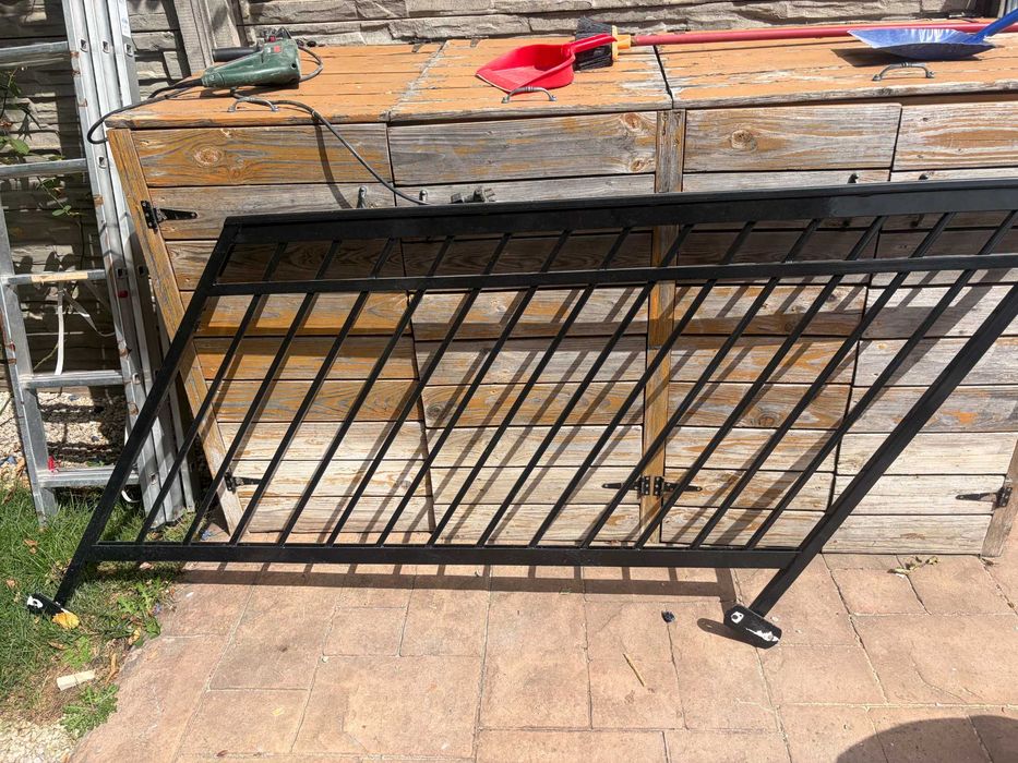 Vând Balustradă Metalică Stil Modern, Negru lucios 4 Bucăți
