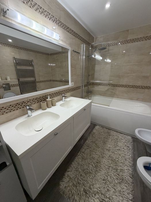 Inchiriez apartament mobilat complet pe str Traian vis a vis de Bucovina et 2