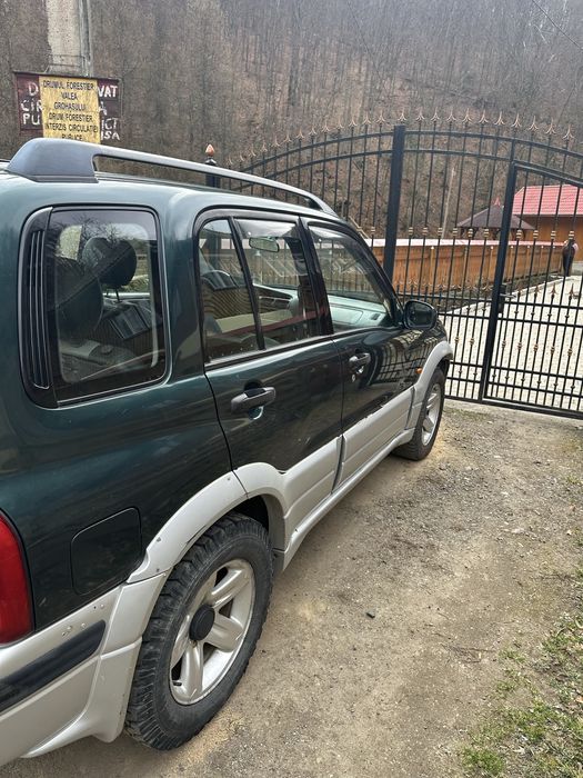 Suzuki Grand Vitara 2,5 Benzina