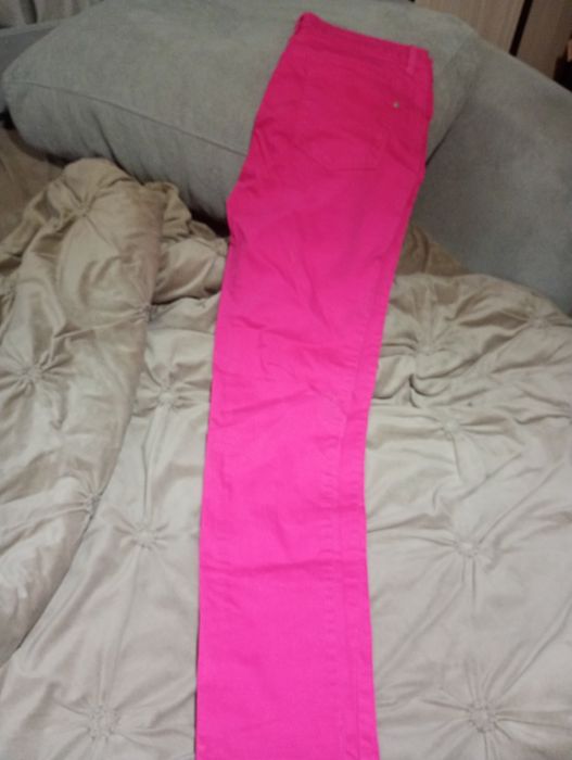 Geaca piele eco cu blana, culoare roz pudrăsi pantaloni