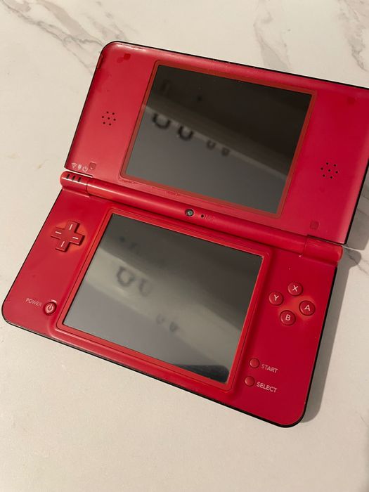 Nintendo DSi XL Mario Edition