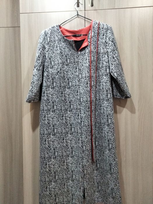 Продам женские платья