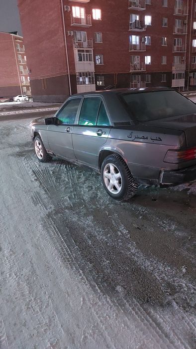 Мерседес 190 Е 700