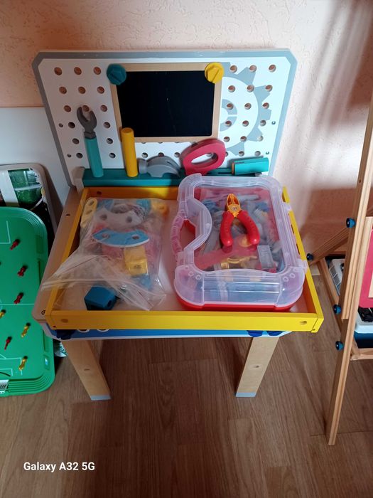 Детска  работна  маса