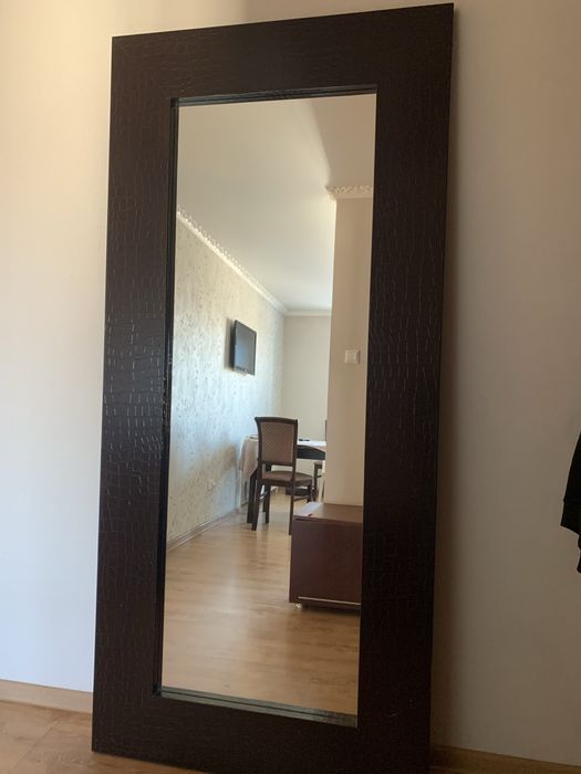 Напольное зеркало