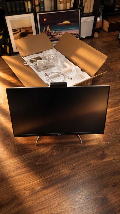 Monitor LG UltraFine 32UQ85R-W 4K 32" Nano IPS folosit la editare video