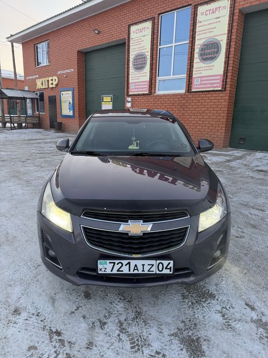 Chevrolet Cruze автомобиль