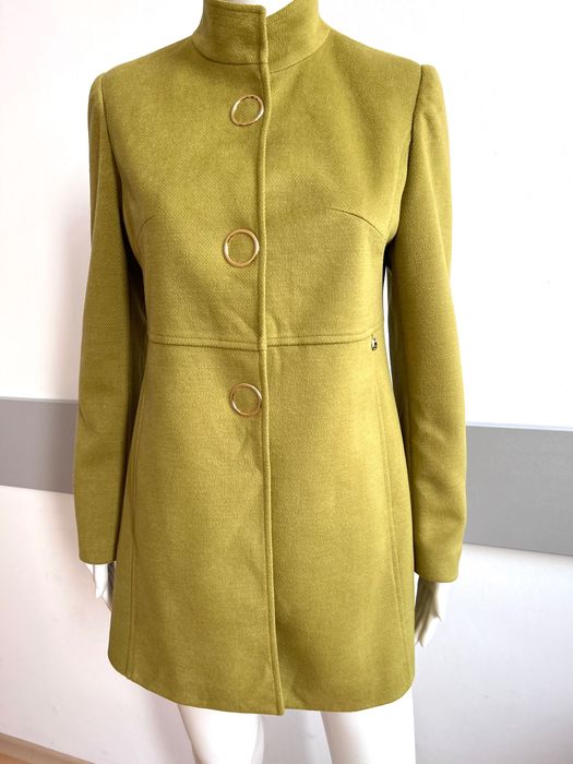 Siste’s  елегантно кокетно парто в страхотен цвят