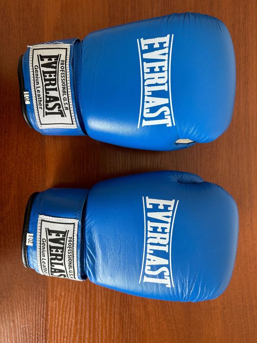 Боксерские перчатки