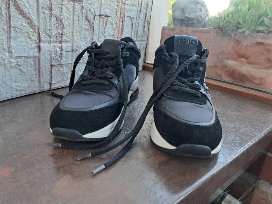 мъжки черни маратонки,кецове,спортни обувки,сникърси,ном 41/42 Liu Jo