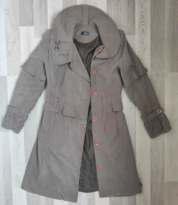 Плащ демисезонный 46 размер!