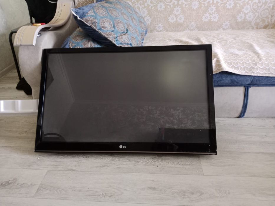 Продам телевизор LG 42 дюймов
