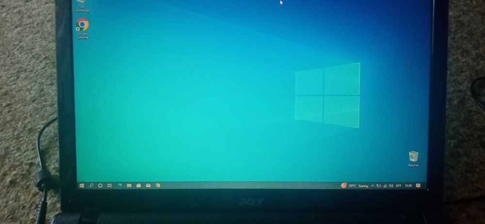 Продавам Лап топ acer