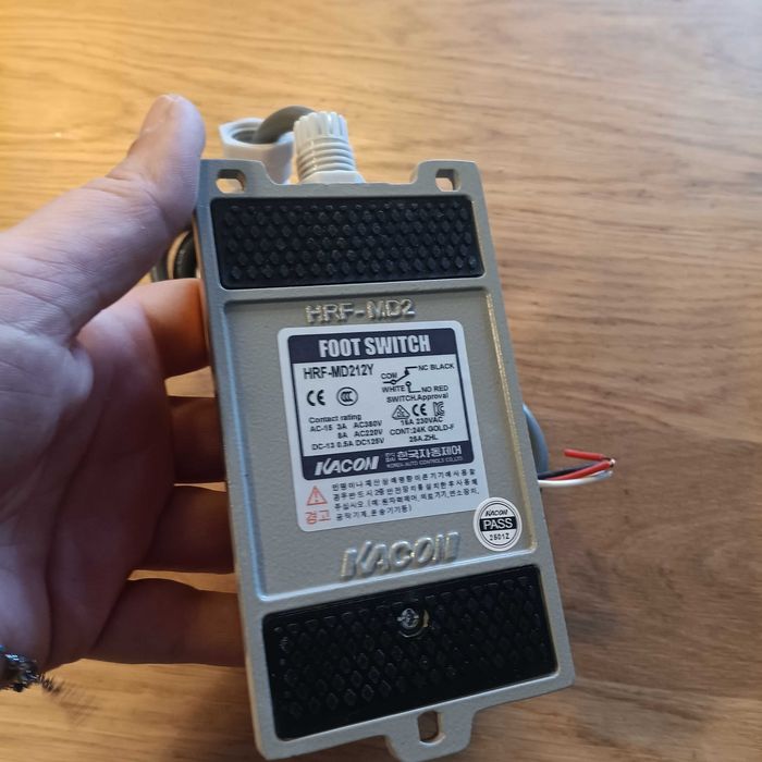 НОВ! Метален педален превключвател – моментен, устойчив, IP54