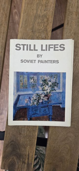 Коллекция небольших книг, каталогов по искусству