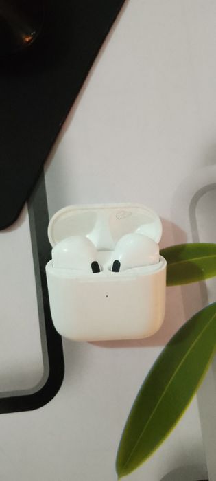 Срочно продается без про водные наушники