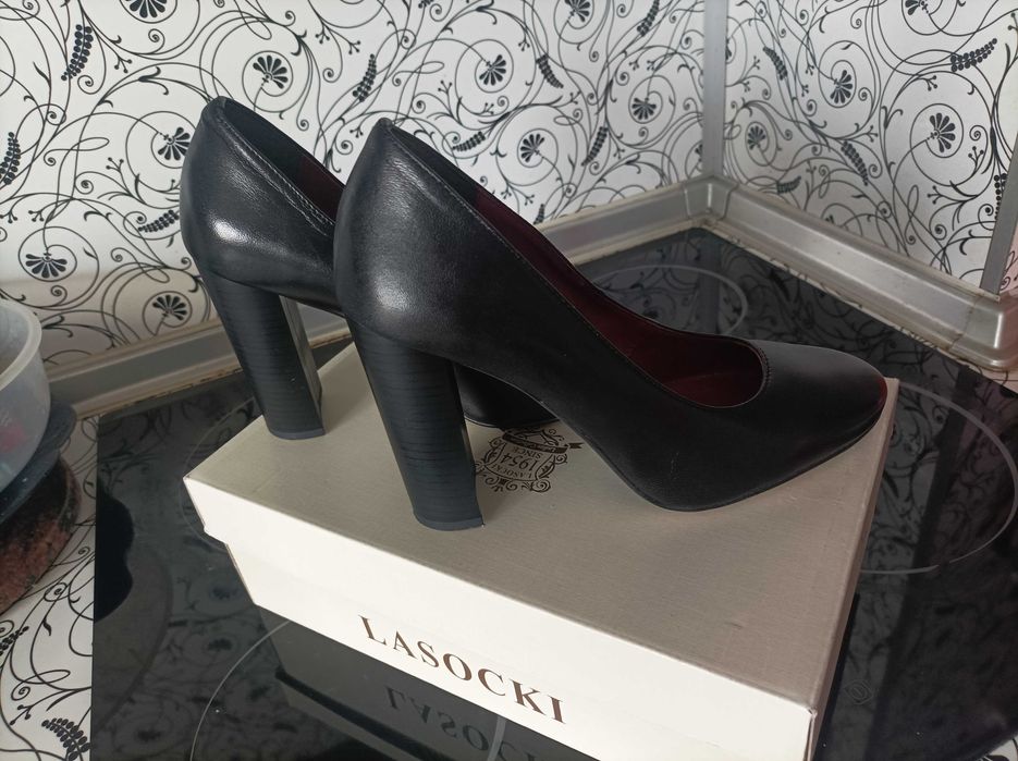 Официални дамски обувки