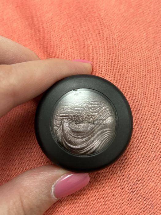 Тени для век от Mac