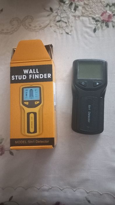 Детектор скрытой проводки,метала,дерева