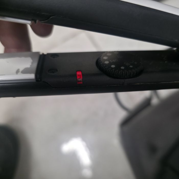 Преса за коса Ideen Welt – запазена