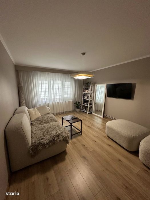 Apartament 4 camere + garaj și beci, Str. V. Deleu