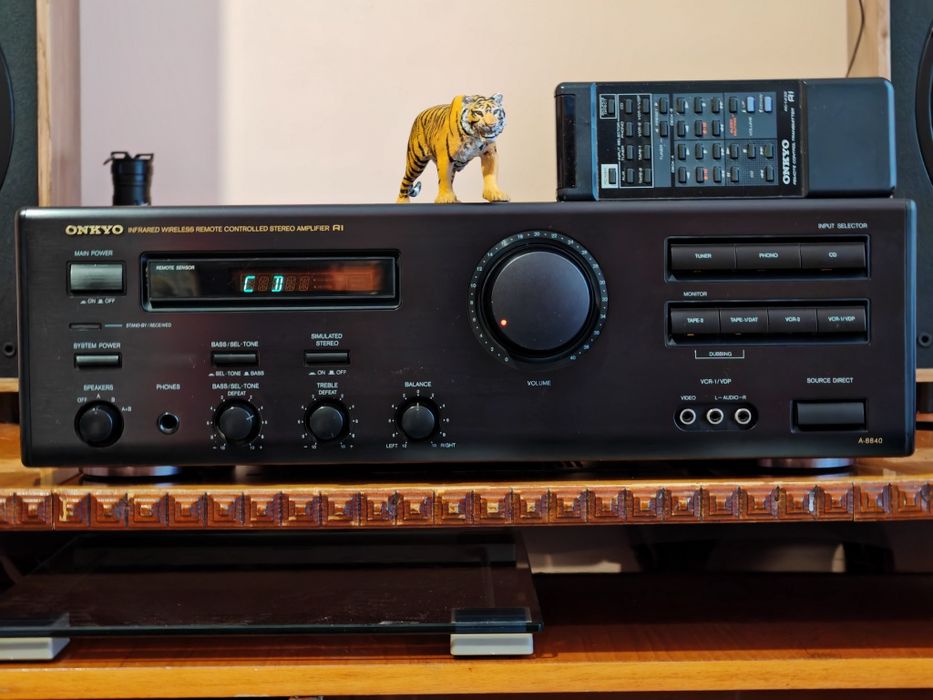 Onkyo A-8840. Amplif. de clasă.Telecomandă. Ca nou. Preț fix !